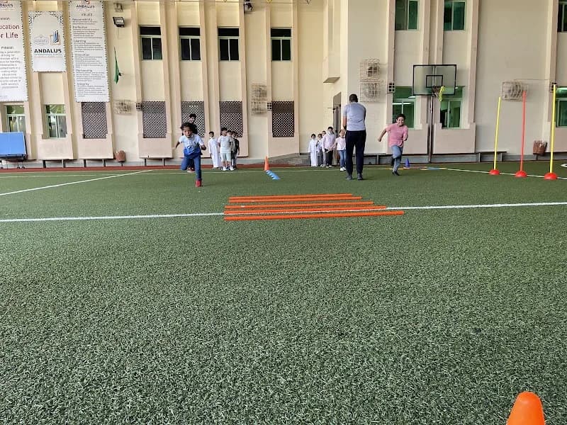 تعليم السباحة للأطفال